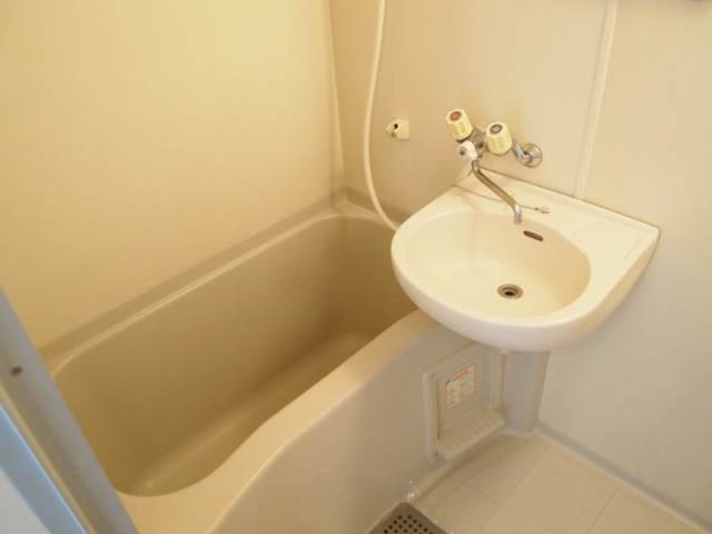 バス・シャワールーム　別号室イメージ