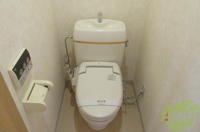 トイレ　ウォシュレット付のトイレです。