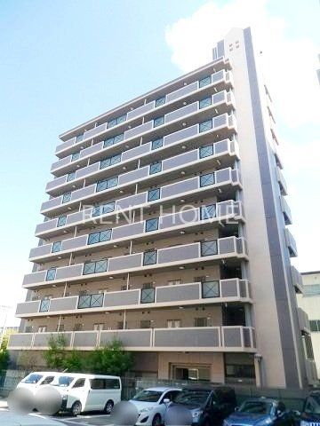 建物外観　重厚な鉄筋コンクリートマンション