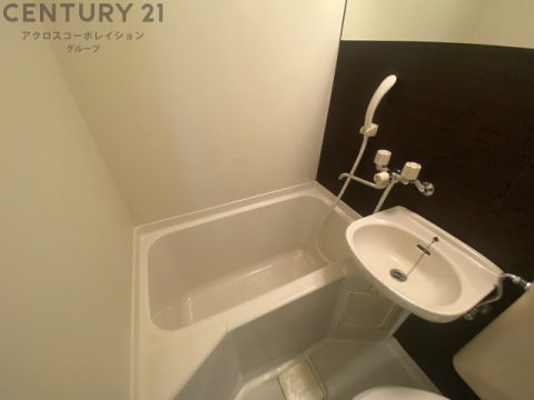 バス・シャワールーム　シンプルで機能的なユニットバス！