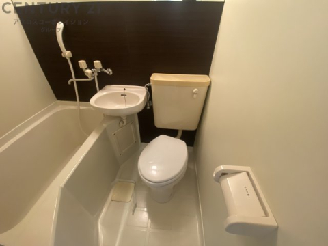 トイレ　浴室内にトイレがあります！