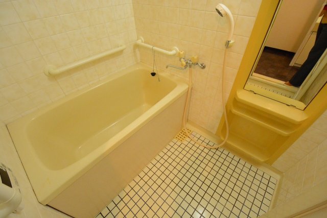 バス・シャワールーム　シンプルで清潔な浴室です！