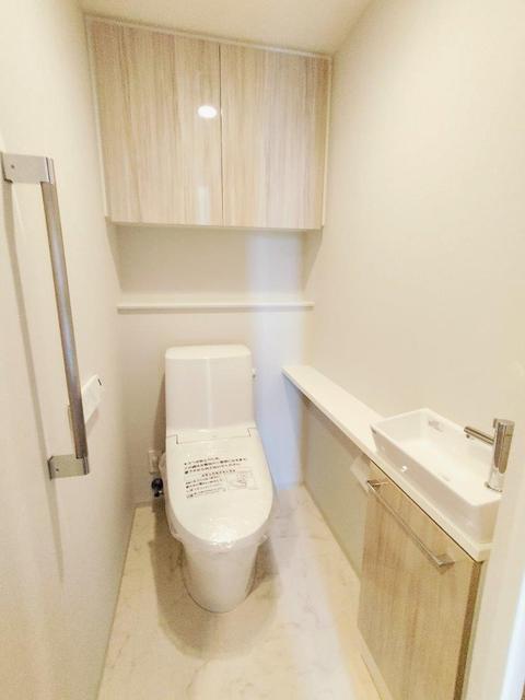 トイレ　温水洗浄便座　手洗器付き