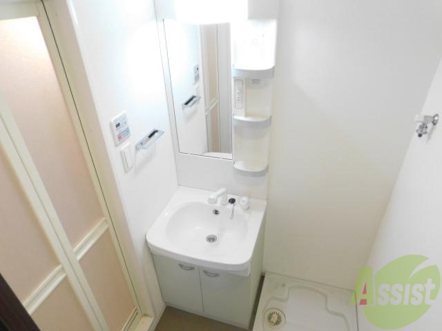 洗面設備　洗面台もついております