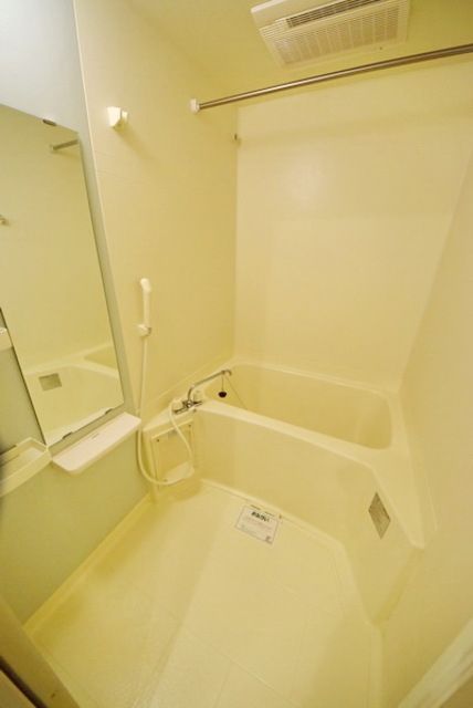 バス・シャワールーム　広めのバスルームです