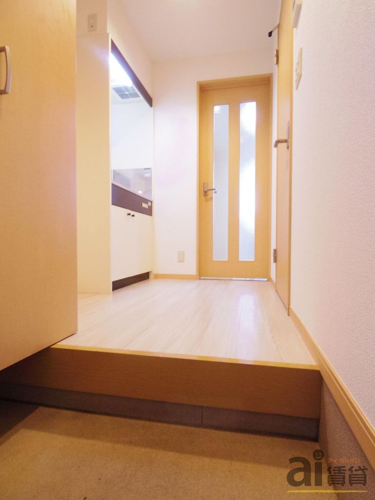 玄関　※別号室写真です。