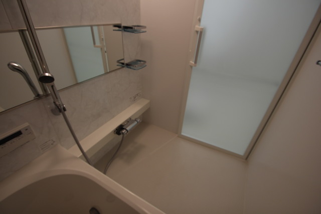 バス・シャワールーム　別部屋参考写真です