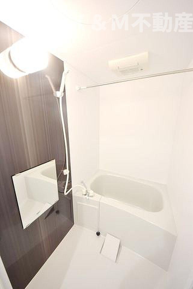 バス・シャワールーム　お風呂で日々の疲れを落としましょう