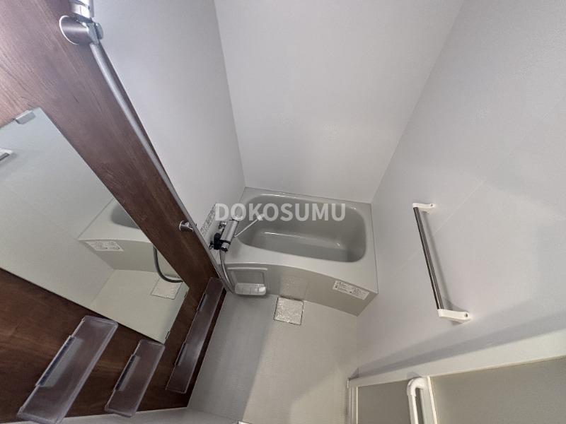 バス・シャワールーム　一日の疲れをやさしく癒やす、清潔感あふれるリラックスバス。