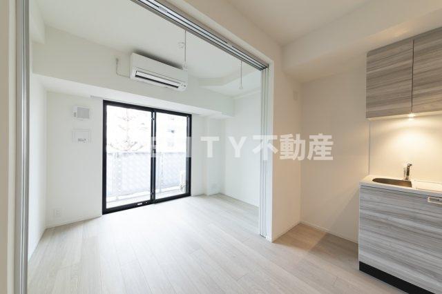 居室・リビング　こちらの居間で趣味の時間をお楽しみください