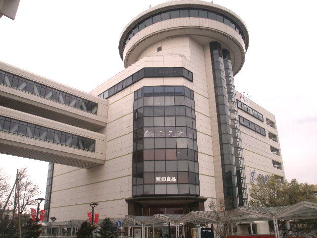 ショッピングセンター　Ｔ－ＦＡＣＥ（ショッピングセンター）まで300m