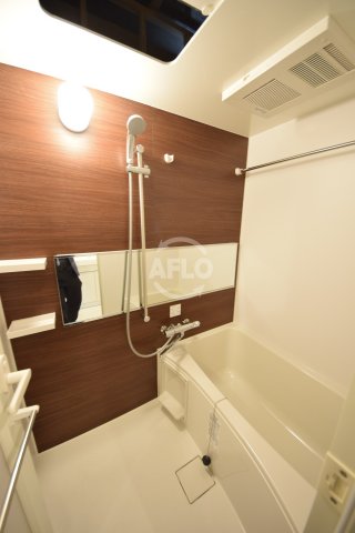 バス・シャワールーム　RISING Maison 本町橋　浴室