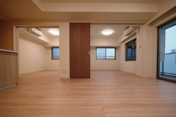 居室・リビング　★東南角部屋・2面採光★