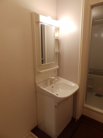 洗面設備　脱衣スペースもあります