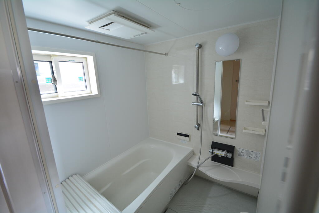 バス・シャワールーム　浴室乾燥機付き