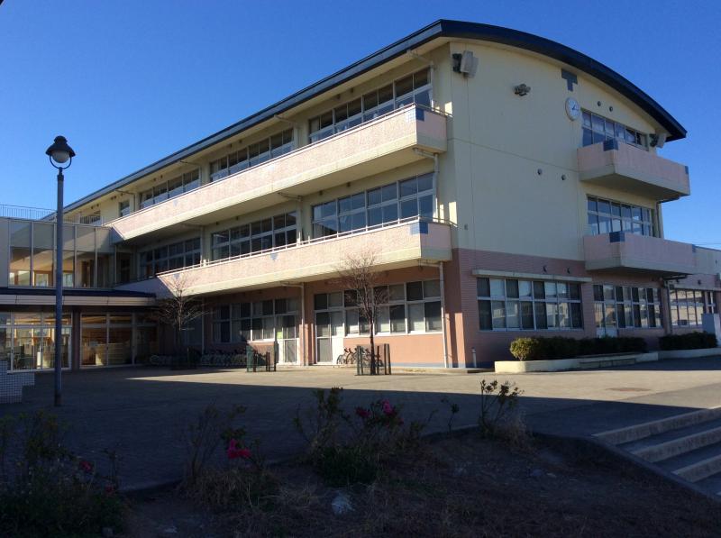 小学校　島田市立六合小学校（小学校）まで668m
