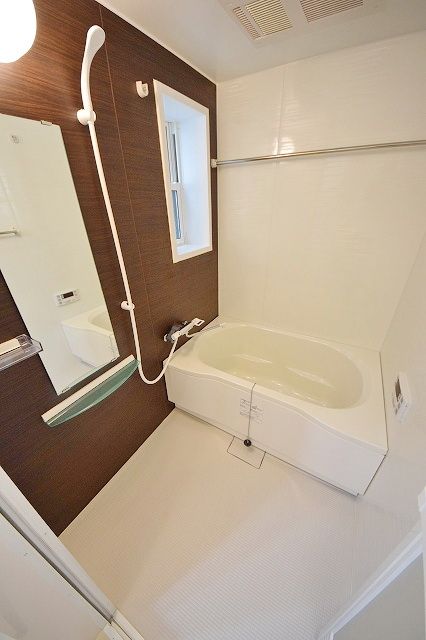 バス・シャワールーム　お問い合わせはタウンハウジングまで