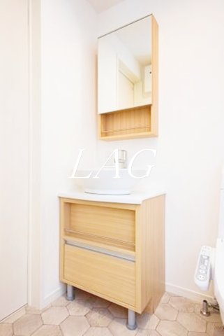 洗面設備　独立洗面台です。