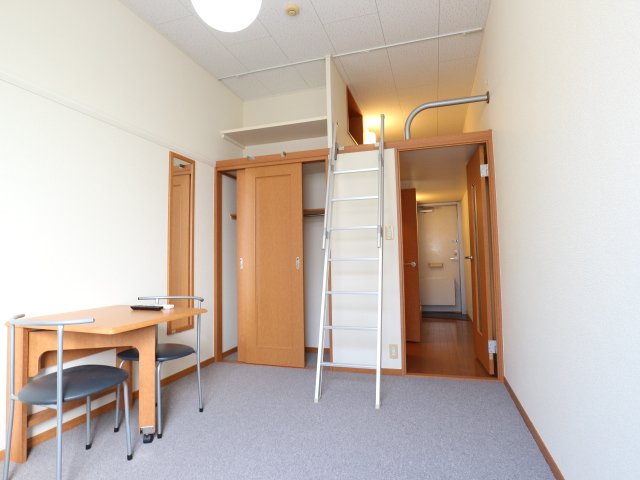 居室・リビング　同物件同タイプ