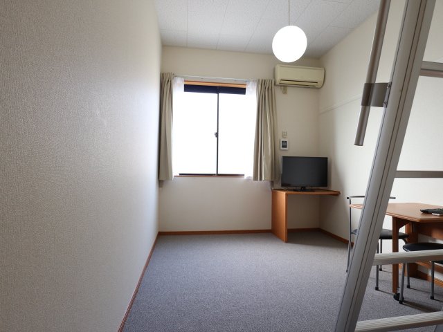 居室・リビング　同物件同タイプ