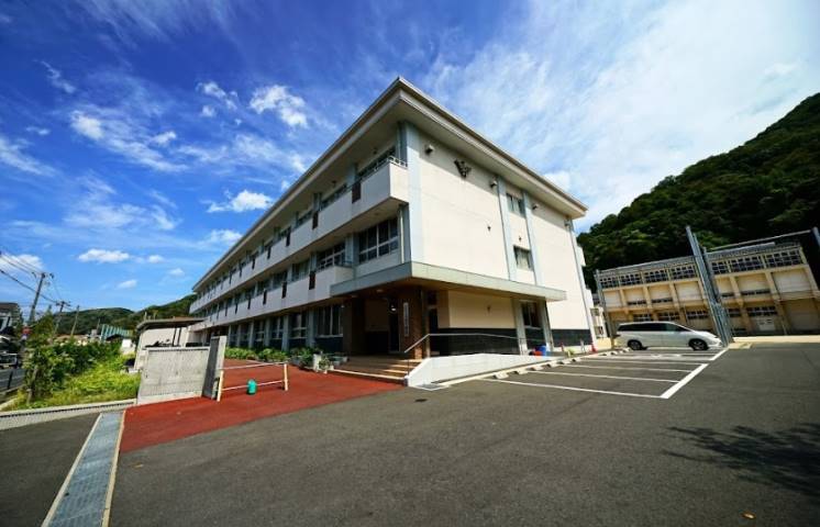 中学校　北中学校（中学校）まで1093m