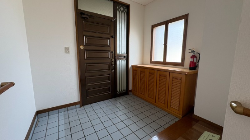 玄関　広々玄関