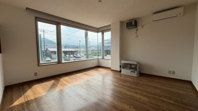 居室・リビング　日当たり良好！