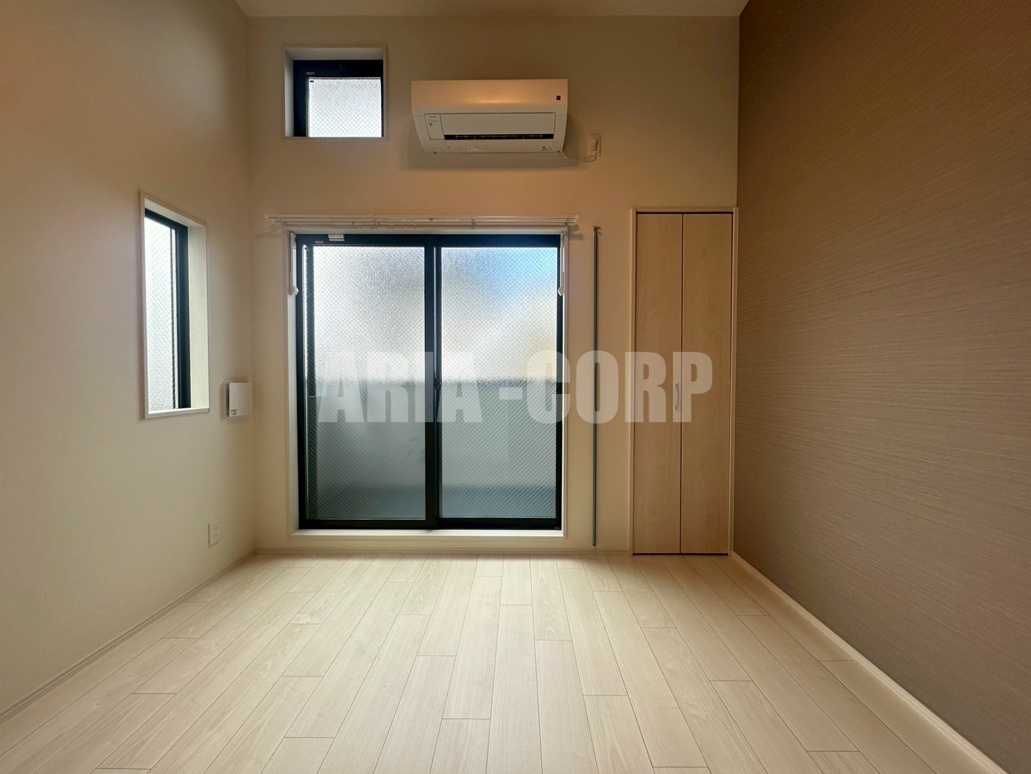 居室・リビング　天井高のある開放的な空間！お洒落な室内です！