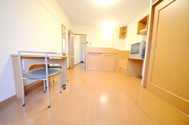 その他部屋・スペース　2階は絨毯