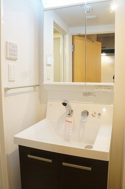 洗面設備　シャワー付き洗面台☆