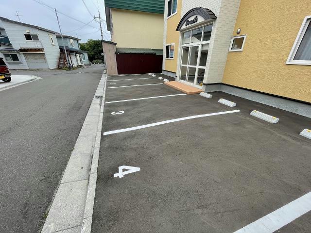 駐車場　駐車場