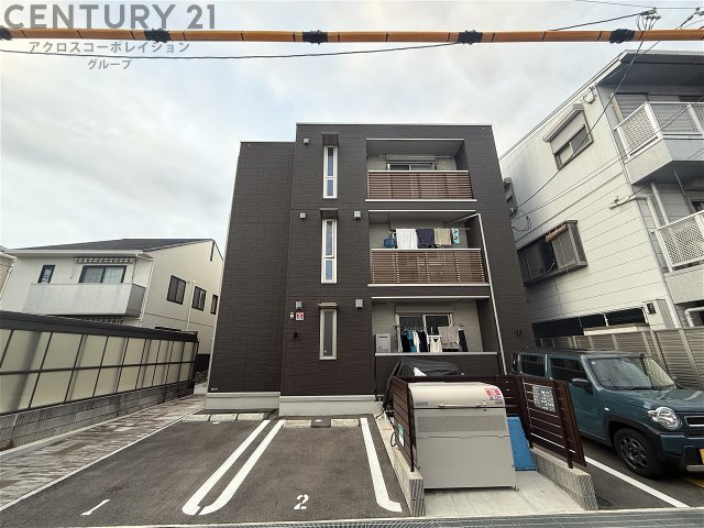 建物外観　オートロック付きで安心！宅配BOX付きで便利！