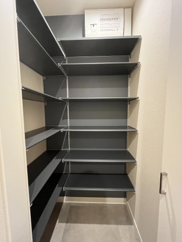 収納　シューズWICも広めで収納豊富です！