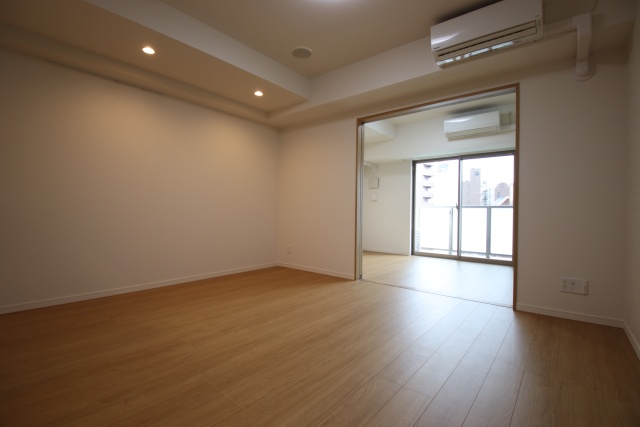 居室・リビング　※写真は同じマンションの違う部屋のものになります。