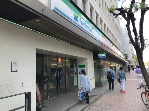 コンビニ　ファミリーマート 渋谷キャットストリート店（コンビニ）まで554m