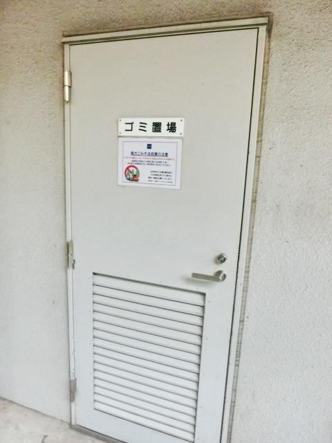 ロビー　★敷地内ごみ置き場★