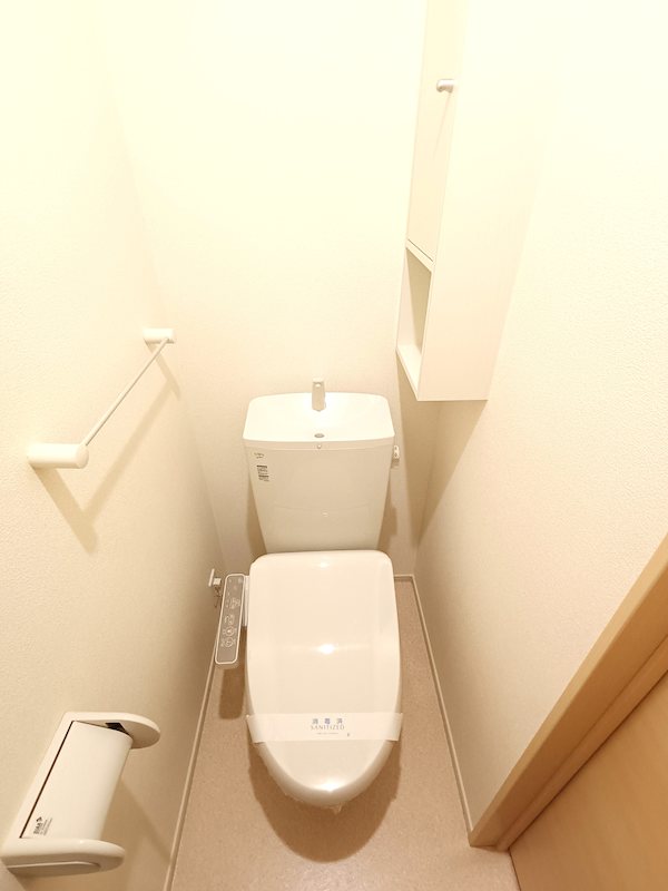 トイレ　※間取りが反転タイプのお部屋のお写真です。