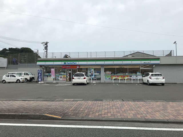 コンビニ　ファミリーマート 静岡丸子六丁目店（コンビニ）まで194m