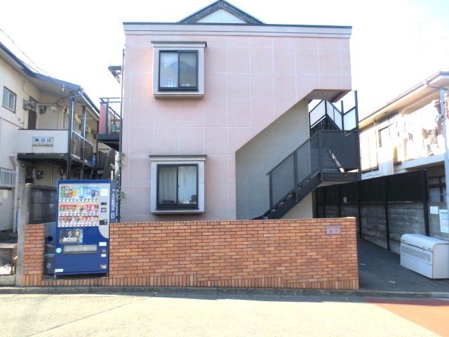 建物外観　★自販機があるのも嬉しいです★