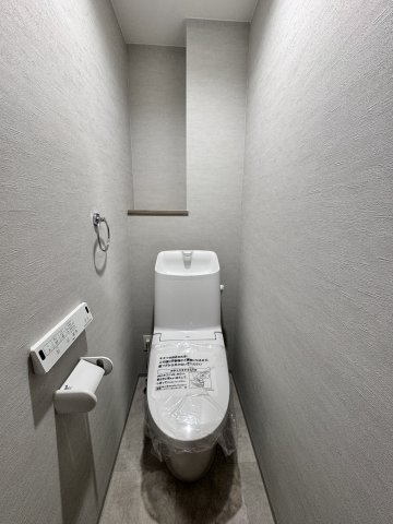 トイレ　温水洗浄便座付き