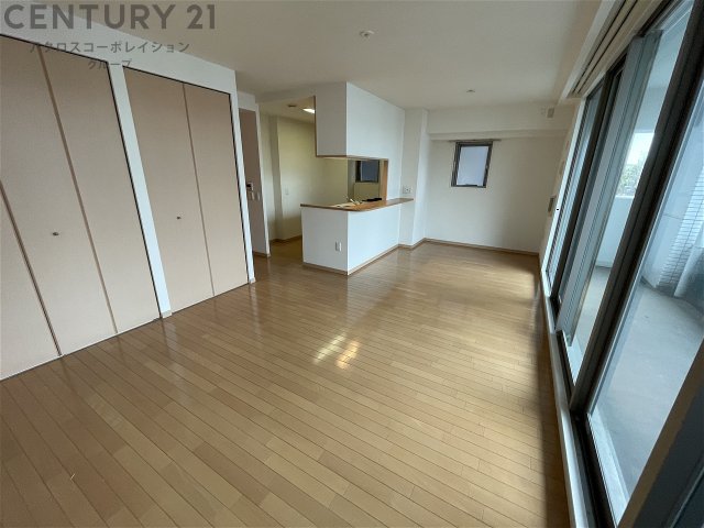 居室・リビング　床色が明るくて綺麗です♪