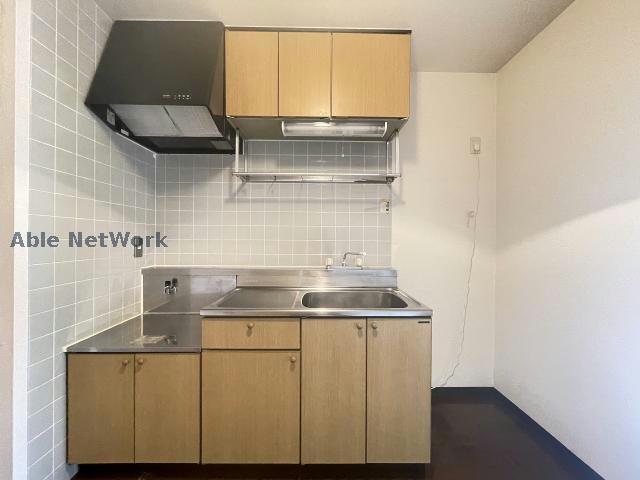 キッチン　※同物件別部屋の写真です。