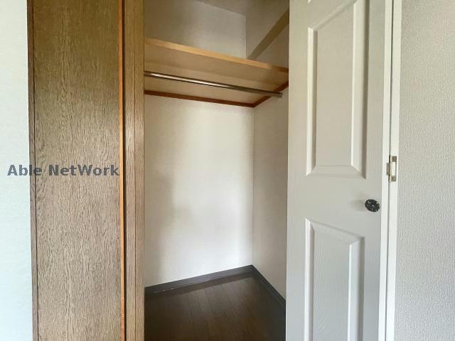 収納　※同物件別部屋の写真です。
