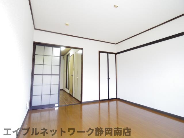トイレ　清潔感のあるトイレです