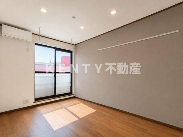 居室・リビング　こちらの居間で趣味の時間をお楽しみください