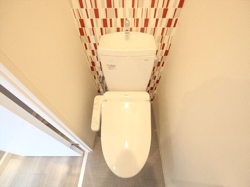 トイレ　温水洗浄暖房便座付トイレ