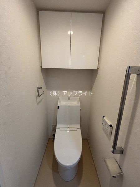 トイレ　温水洗浄便座