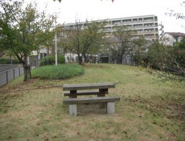 公園　空港前東緑地（公園）まで882m