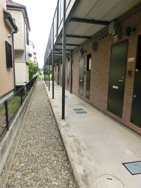 エントランス　玄関へのアプローチ