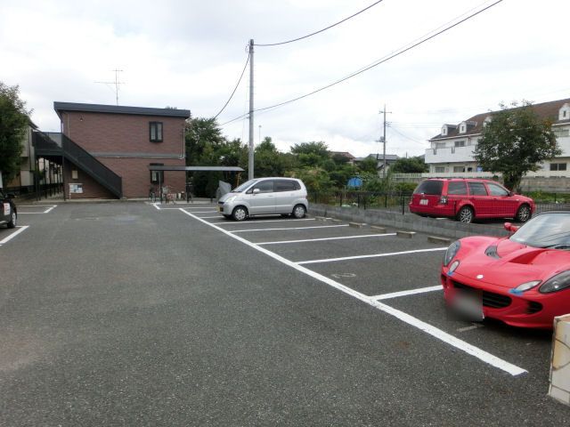 駐車場　敷地内の駐車場もあります。